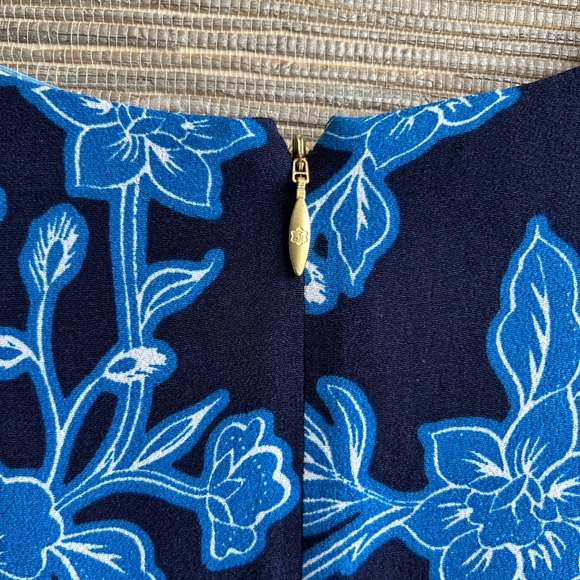 Draper James Blue and Navy Floral V-Neck A-Line Dress With Open Sleeves Size 6 - Picture 6 of 9